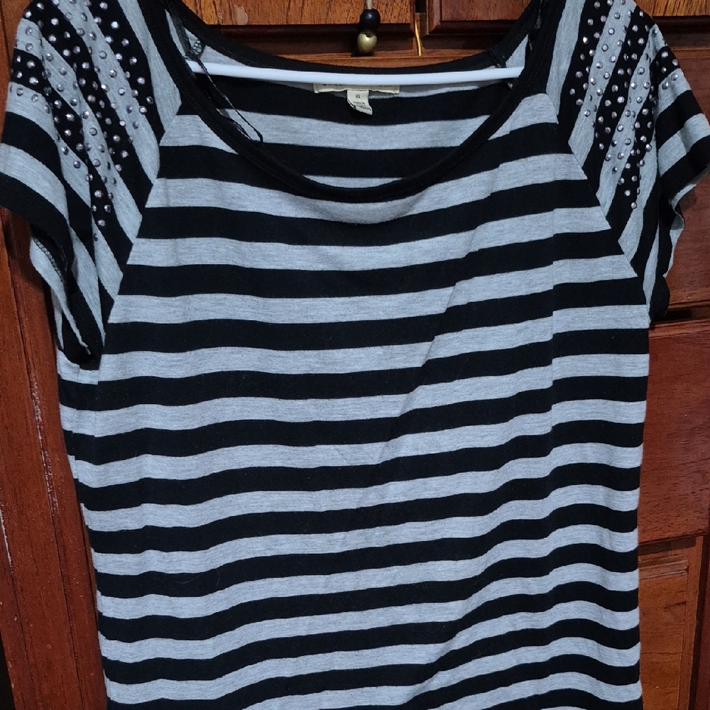 Carolyn Taylor Black and Gray Striped Tee